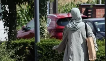 Fransa’da okullardaki abaya yasağı Danıştay’da görüşüldü