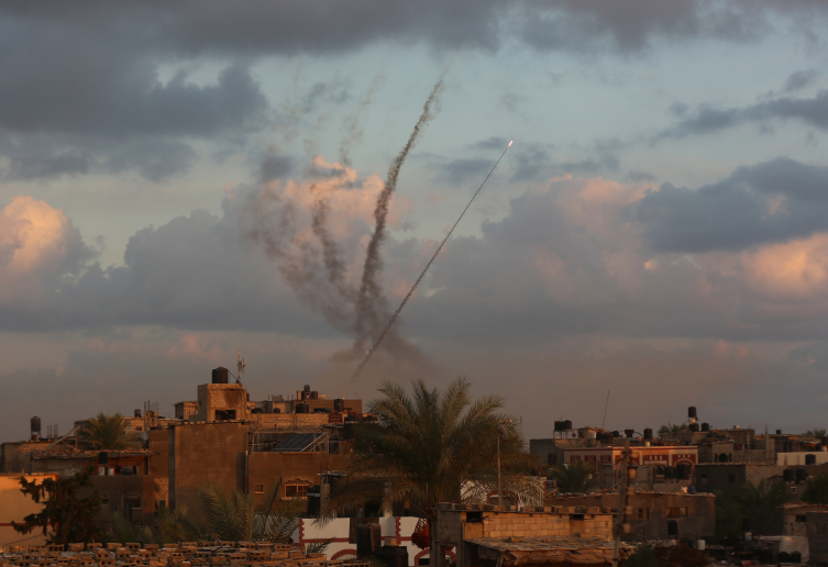 Hamas’ın silahlı kanadı İsrail’e karşı “Aksa Tufanı” operasyonu başlattığını duyurdu