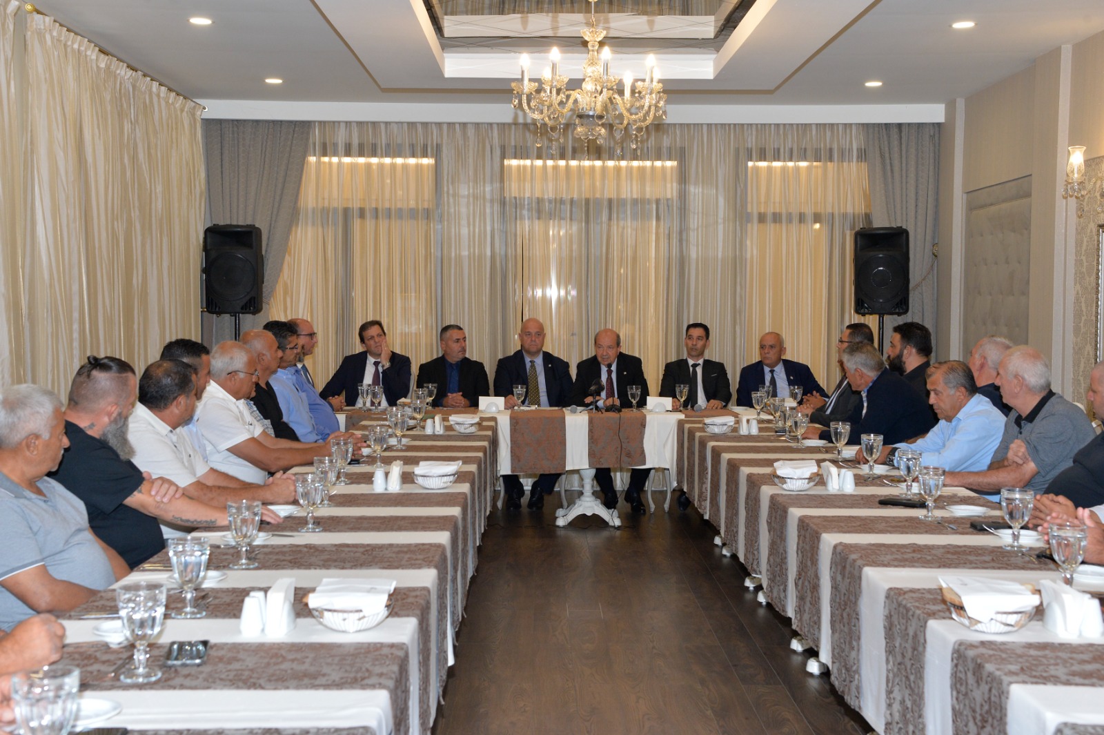 Tatar muhtarlarla buluştu: “Muhtarlarla diyalog ve iletişime büyük önem veriyorum”