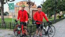 Kansere karşı pedal çeviren Uzun ve Mckinlay, Londra’da başladığı yolculuğu Yedidalga’da bitirecek