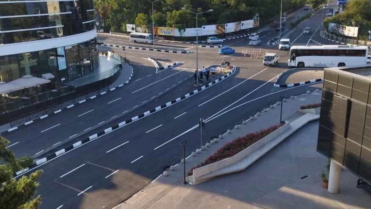 Hirondel Çemberi’nin yeni ismi Rauf Raif Denktaş Meydanı oldu