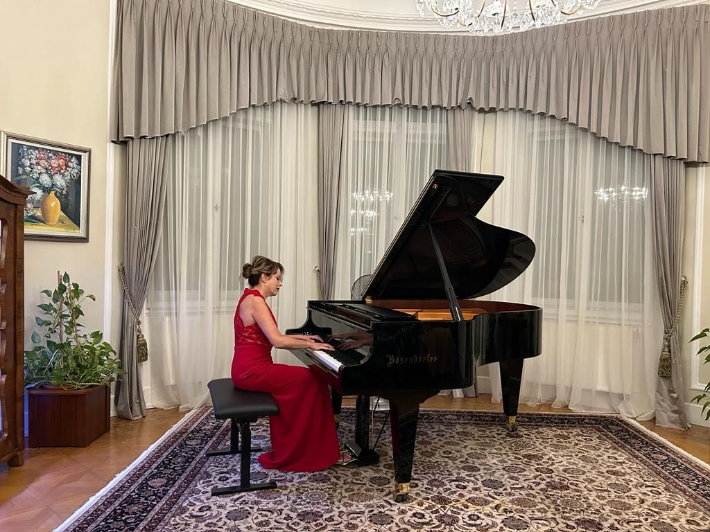 Piyanist Rüya Taner Türkiye Cumhuriyeti’nin 100. yılı kutlamaları kapsamında Viyana’da konser verdi