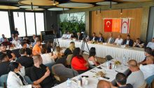 Başbakan Üstel, gençlerle buluşmasında vurguladı: “Ülkelerine kök salmaları için seferber olduk”