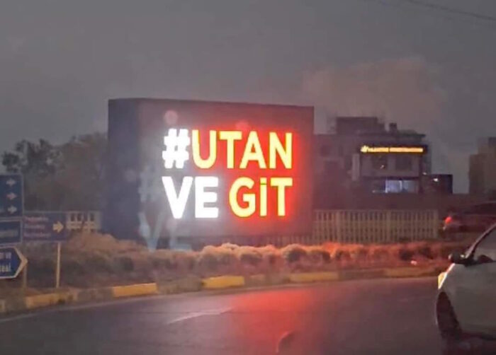 Ulusal Birlik Partisi reklam panosu ile ilgili açıklamalarda bulundu