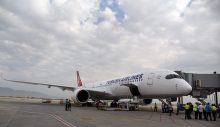 Yeni Ercan Havalimanı’na ilk kez 329 yolcu kapasiteli Airbus A-350 geniş gövdeli uçak indi