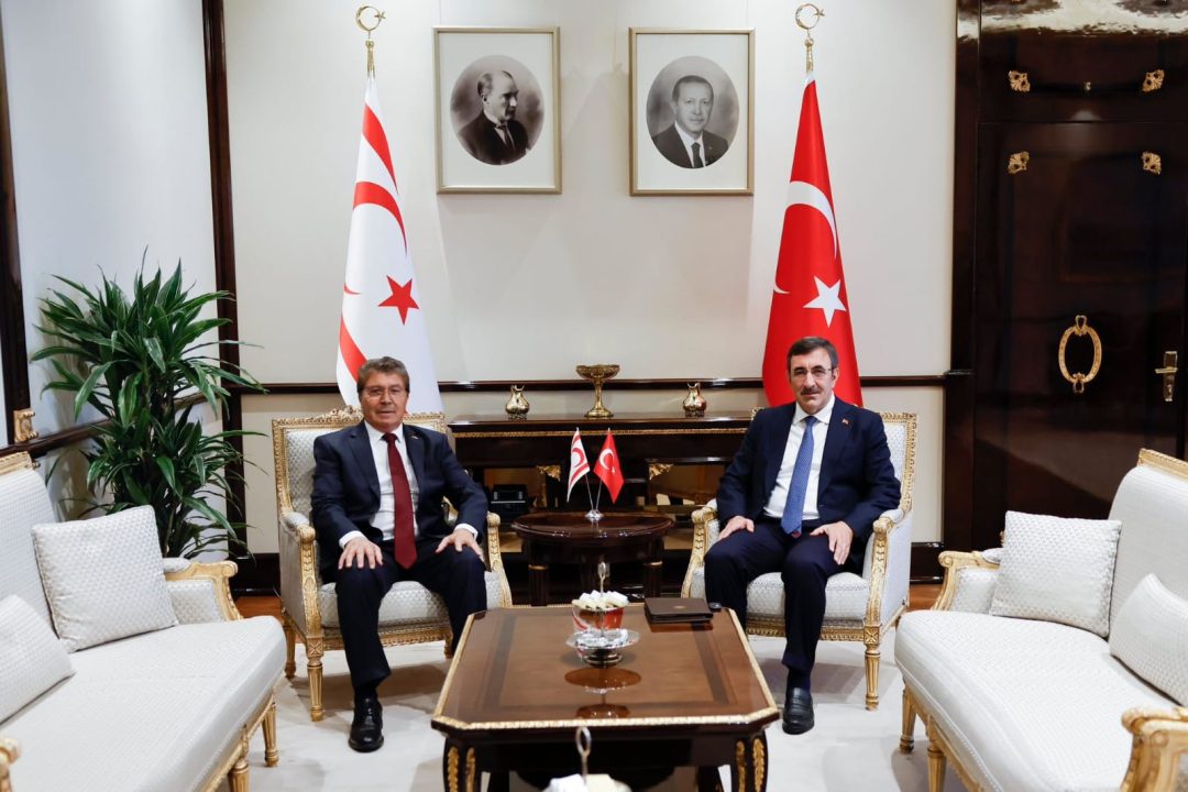 Başbakan Üstel: “Kablo ile elektrik fizibilite çalışması 1 yıl içinde bitecek, hastane temeli seneye atılacak”