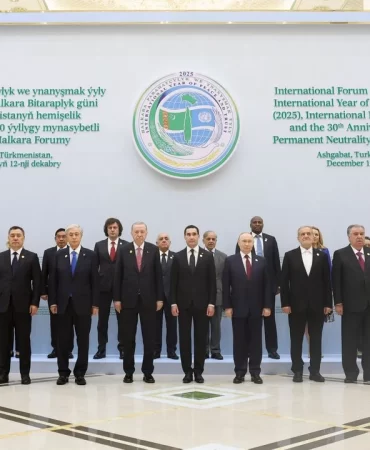 erdogan-putin-pezeskiyan-berdimuhamedov-ve-serif-ile-sohbet-etti.jpg