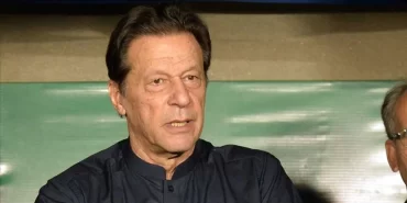 eski-pakistan-basbakani-imran-han-ile-esi-17ser-yil-hapis-cezasina-carptirildi.jpg
