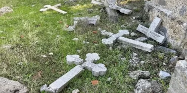 laptadaki-tarihi-rum-mezarligi-harabe-halde.webp.webp