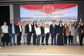 cumhuriyet-meclisinde-emekliye-ayrilan-personele-hizmet-plaketi-verildi.JPG