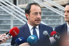 kibrisli-rumlar-hristodulidisten-memnun-degil.jpg