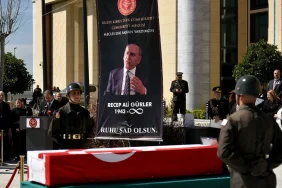 recep-ali-gurler-son-yolculuguna-ugurlaniyorgurler-icin-cumhuriyet-meclisinde-toren-duzenlendi.jpg
