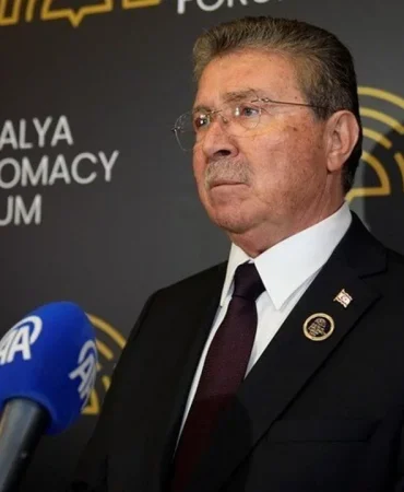basbakan-ustel-adfde-kibris-turkunun-yasadiklarini-dunyaya-anlattik.jpg
