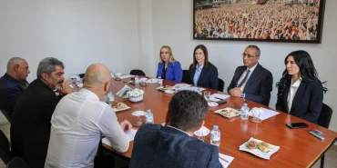 ctp-kibris-turk-otelciler-birligi-heyetini-kabul-etti.jpg