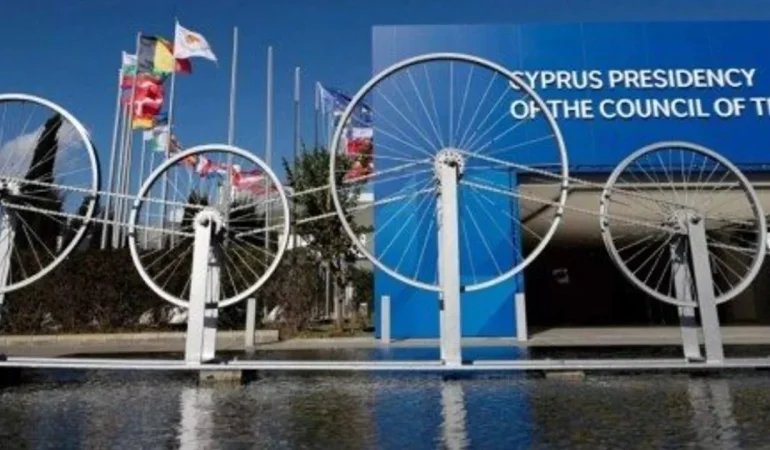 guney-kibristaki-gayri-resmi-ab-liderler-zirvesi-dun-tamamlandi.jpg