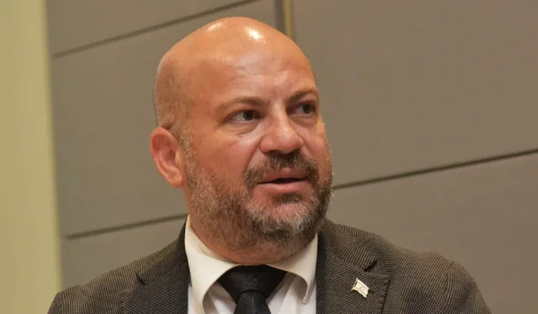 hasankucuk-1.jpg