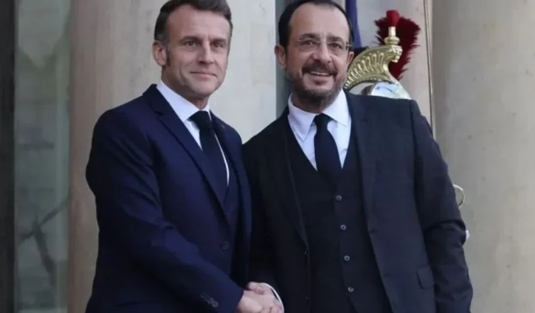 hristodulidis-dun-macronla-bir-araya-geldi.jpg