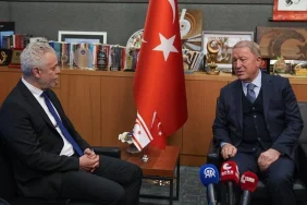 tbmm-milli-savunma-komisyonu-baskani-akar-ankara-buyukelcisi-ismet-korukoglu-ile-gorustu.jpg
