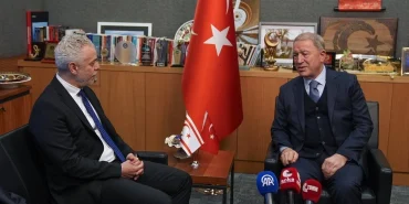 tbmm-milli-savunma-komisyonu-baskani-akar-ankara-buyukelcisi-ismet-korukoglu-ile-gorustu.jpg