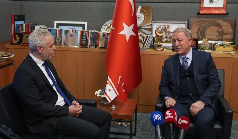 tbmm-milli-savunma-komisyonu-baskani-akar-ankara-buyukelcisi-ismet-korukoglu-ile-gorustu.jpg