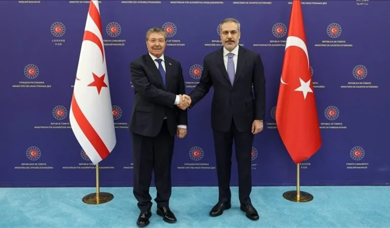 tc-disisleri-bakani-fidan-basbakan-ustel-ile-ankarada-gorustu.jpg
