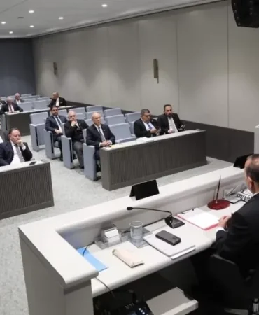 ubp-grup-toplantisindan-geri-adim-hp-yasasi-komiteye-cekiliyor.webp.webp