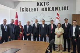 oguz-bakanlik-merkezinde-ve-bagli-dairelerde-gorev-yapan-personelle-bayramlasti.jpg
