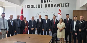 oguz-bakanlik-merkezinde-ve-bagli-dairelerde-gorev-yapan-personelle-bayramlasti.jpg