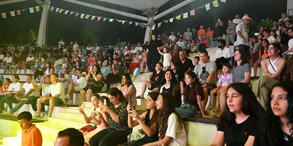 1782037584789festival-2.jpg