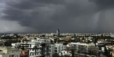 221225ci8t5ui-p-guney-kibris-yagmur-firtina-hava-sari-alarm.jpg