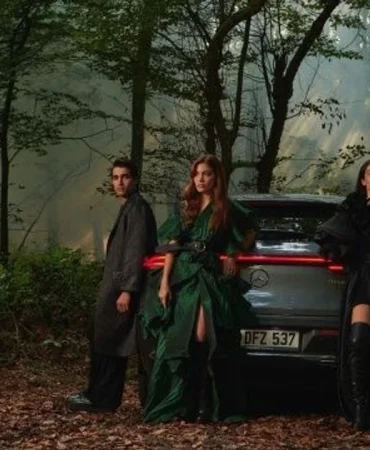 ozlem-suer-ilkbahar-yaz-2021-koleksiyonunu-mercedes-benz-fashion-week-istanbulda-tanitti.jpeg