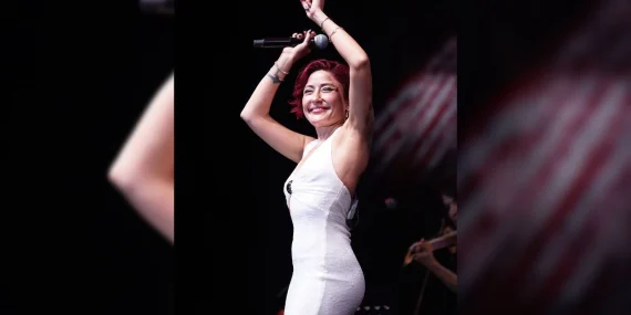 Müzik, Eğlence ve Melek Mosso: Les Arena’da Unutulmaz Gece – Gündem Kıbrıs Gazetesi